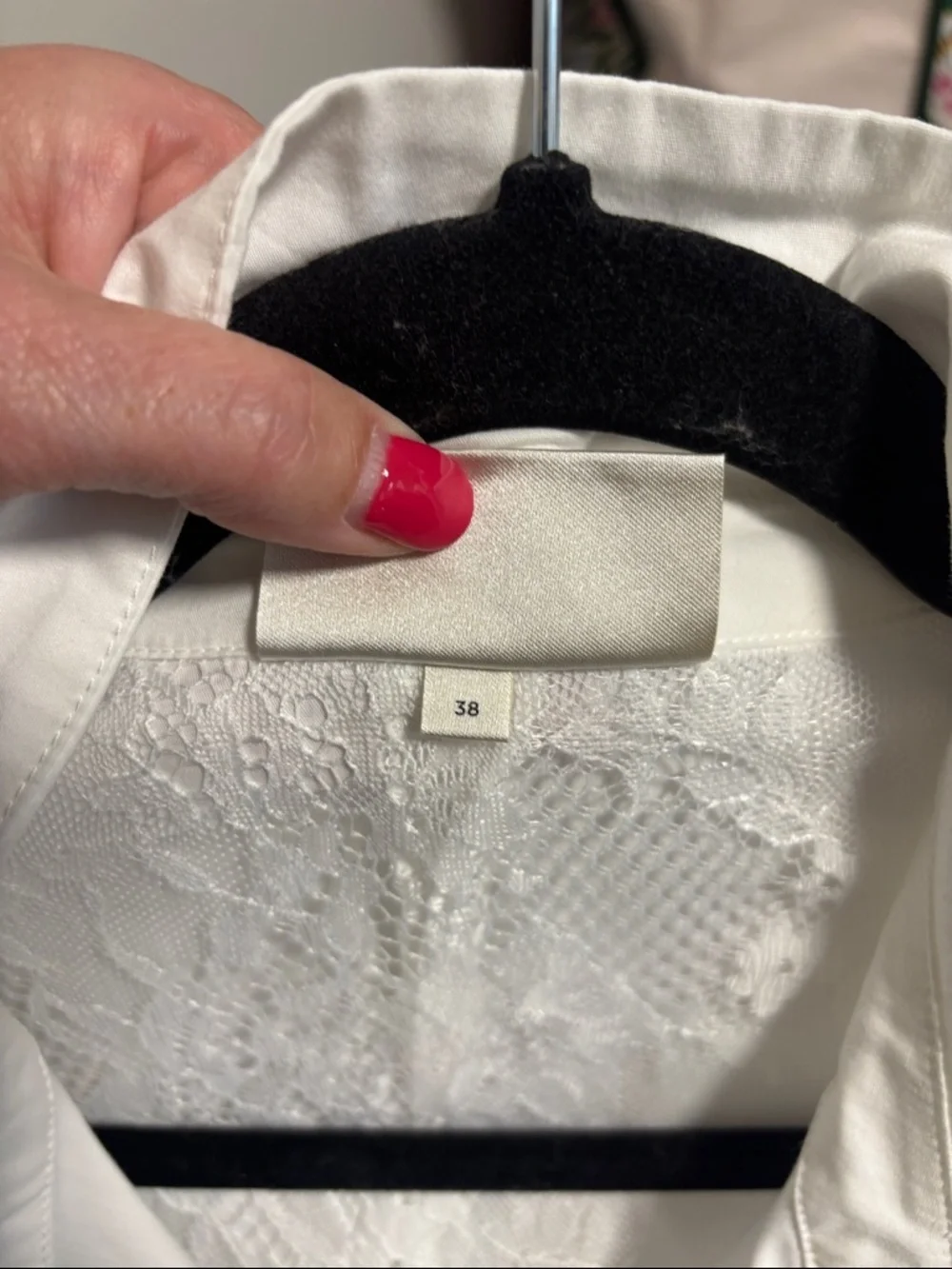 NWOT CREAM Women's White Lace-Back Button-Up Blouse - Picture 12 of 12